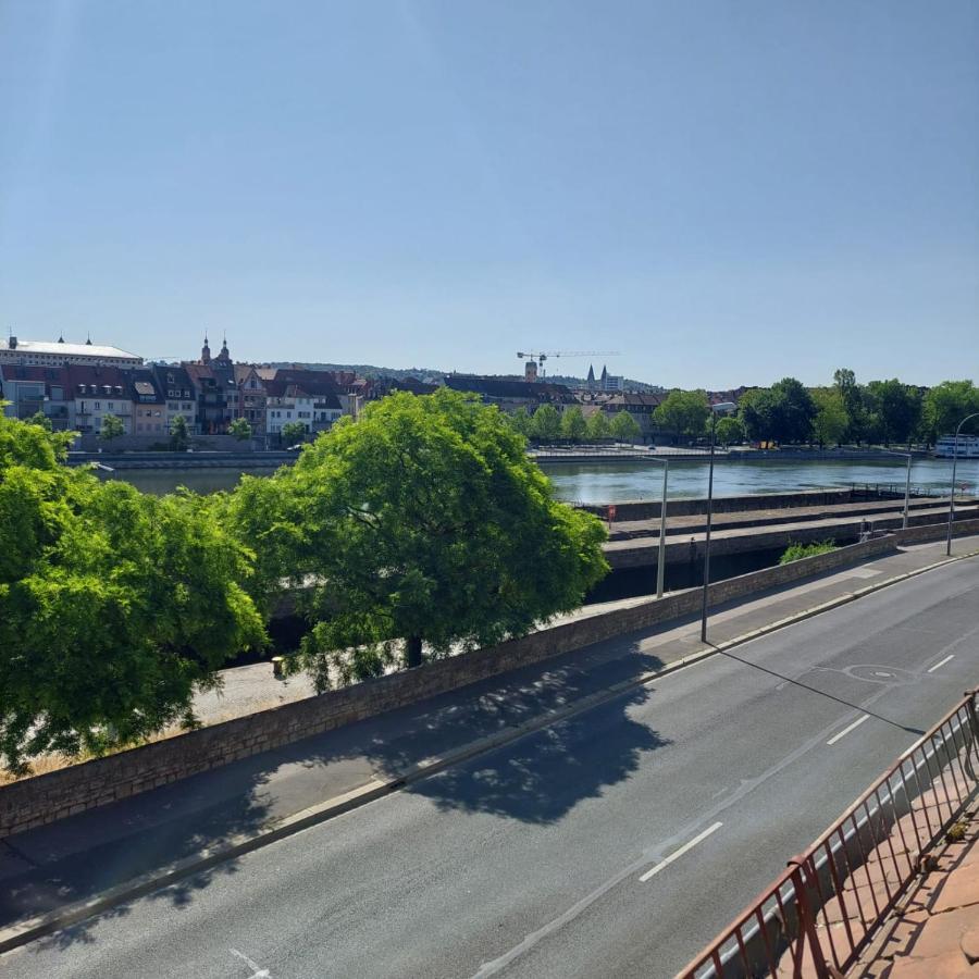 Stilvolle Wohnung Direkt In Der City Würzburg Kültér fotó